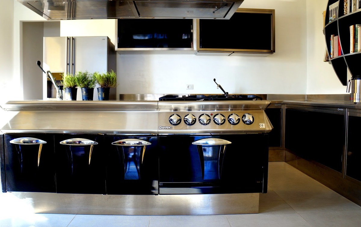 La cucina professionale in acciaio di Casetta Magli